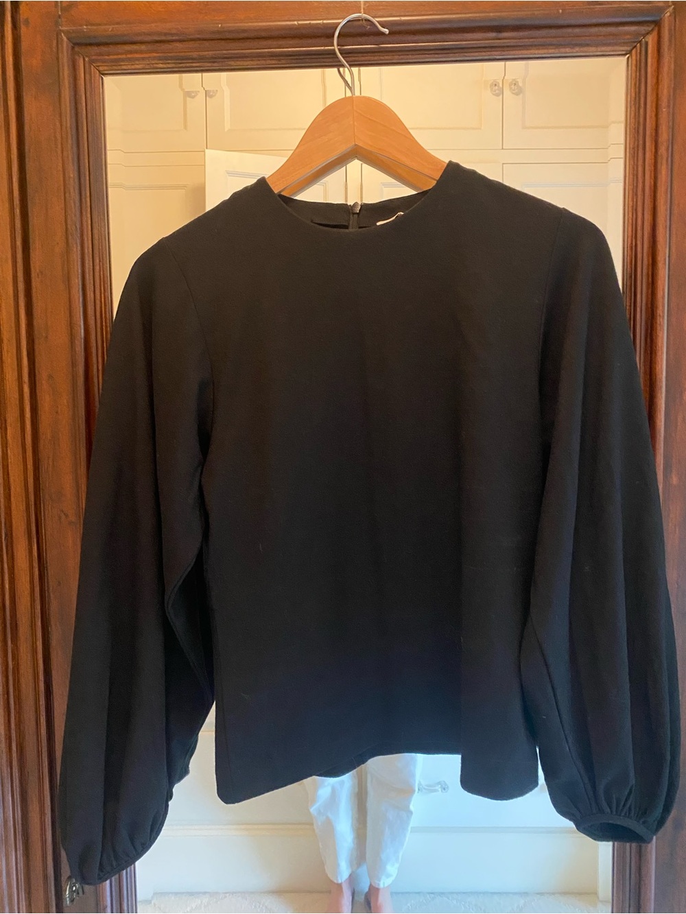 Vince  - Black Top with Soft Balloon Sleeves